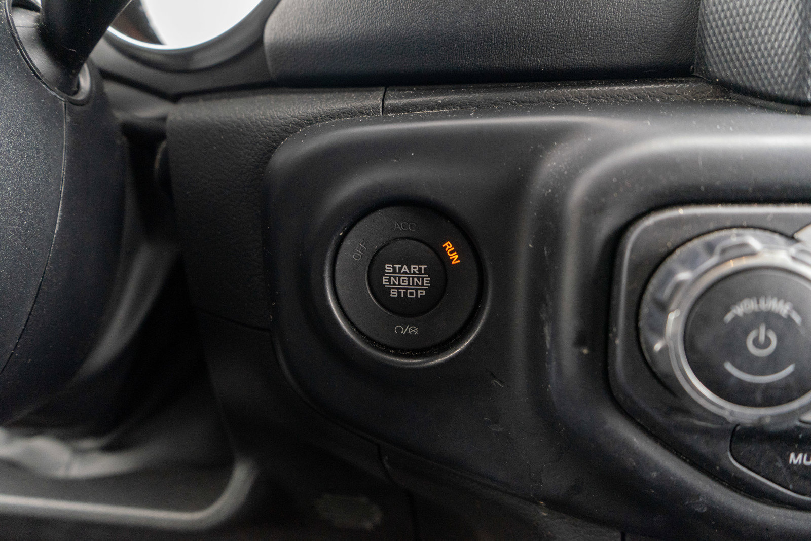 Used 2022 Jeep Wrangler Unlimited Sahara w/ LED Lighting Group AWD/4WD image 22