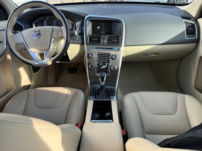 Used 2016 Volvo XC60 T5 Premier w/ Proximity Package FWD image 12