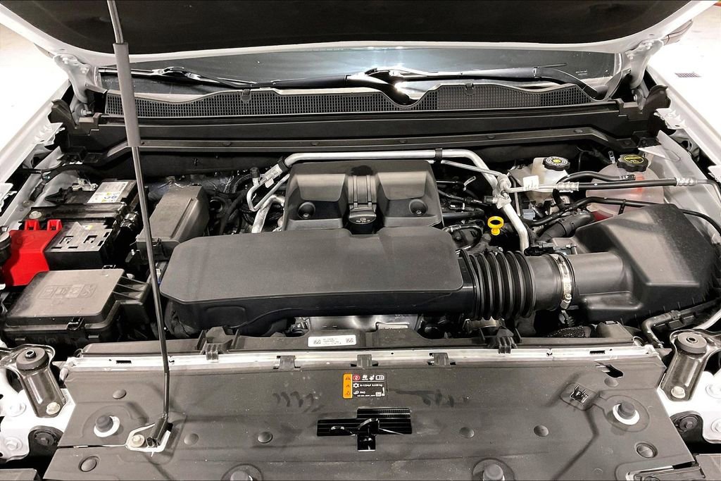 Used 2025 Chevrolet Colorado LT w/ LT Convenience Package image 12