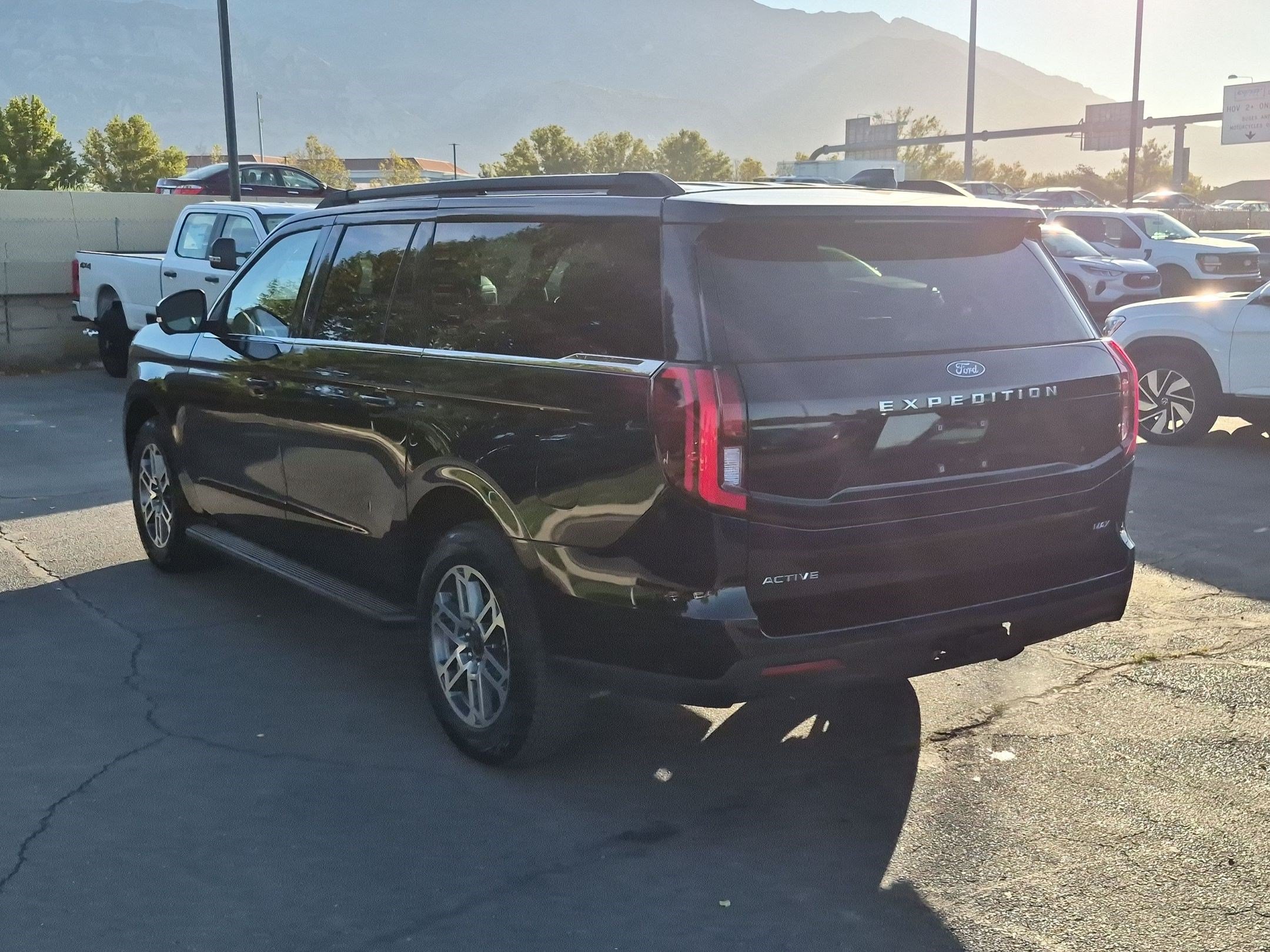Used 2025 Ford Expedition Max Active AWD/4WD image 9