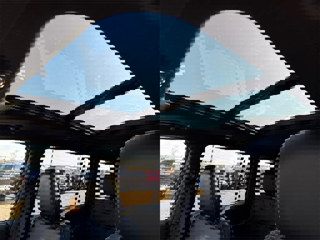 New 2026 Jeep Grand Cherokee L Limited w/ Limited Altitude Package image 9