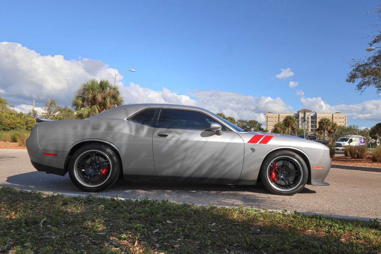 Used 2015 Dodge Challenger SRT Hellcat RWD image 21