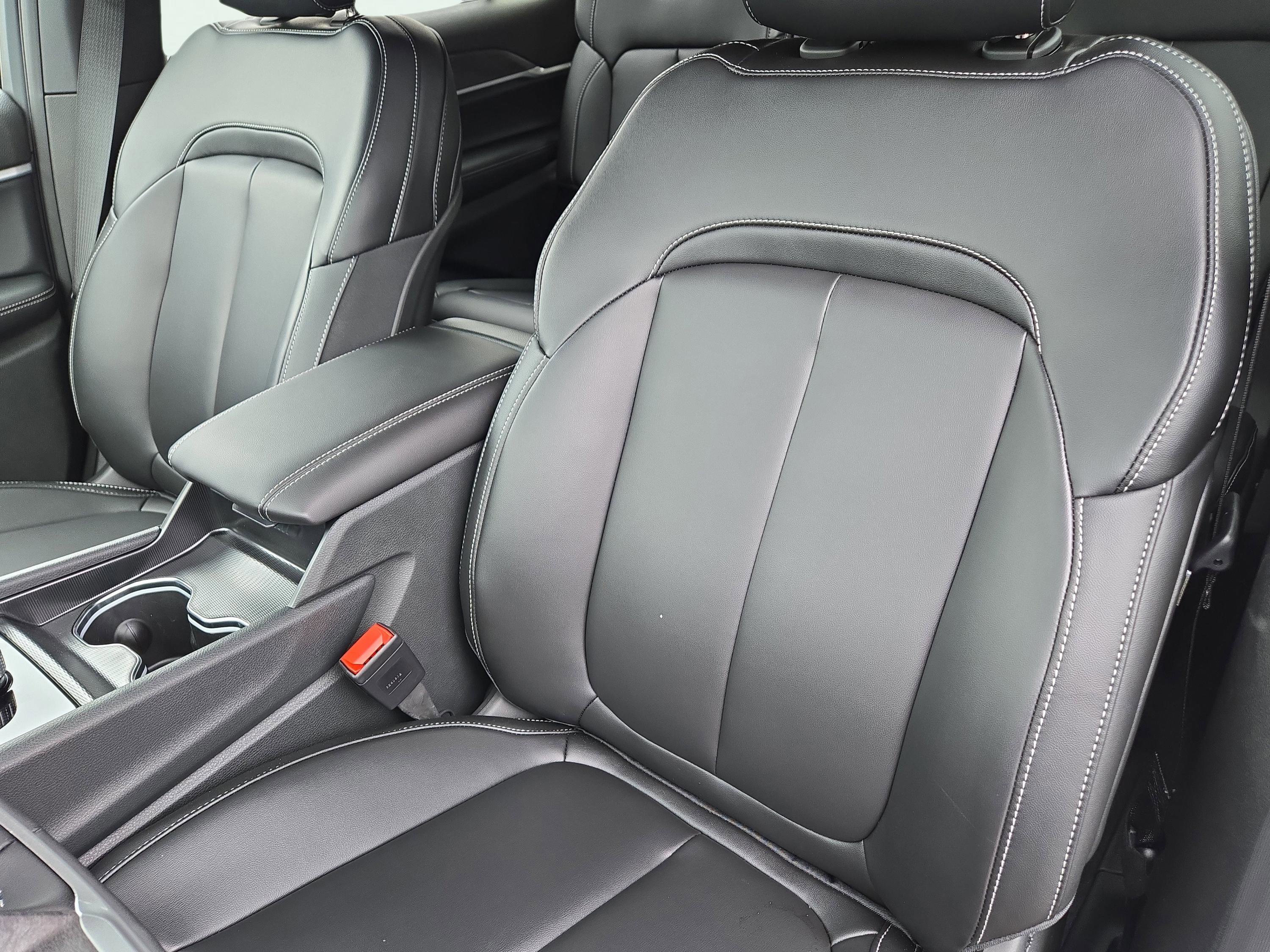 New 2025 Jeep Grand Cherokee L Limited w/ Black Appearance Package image 16