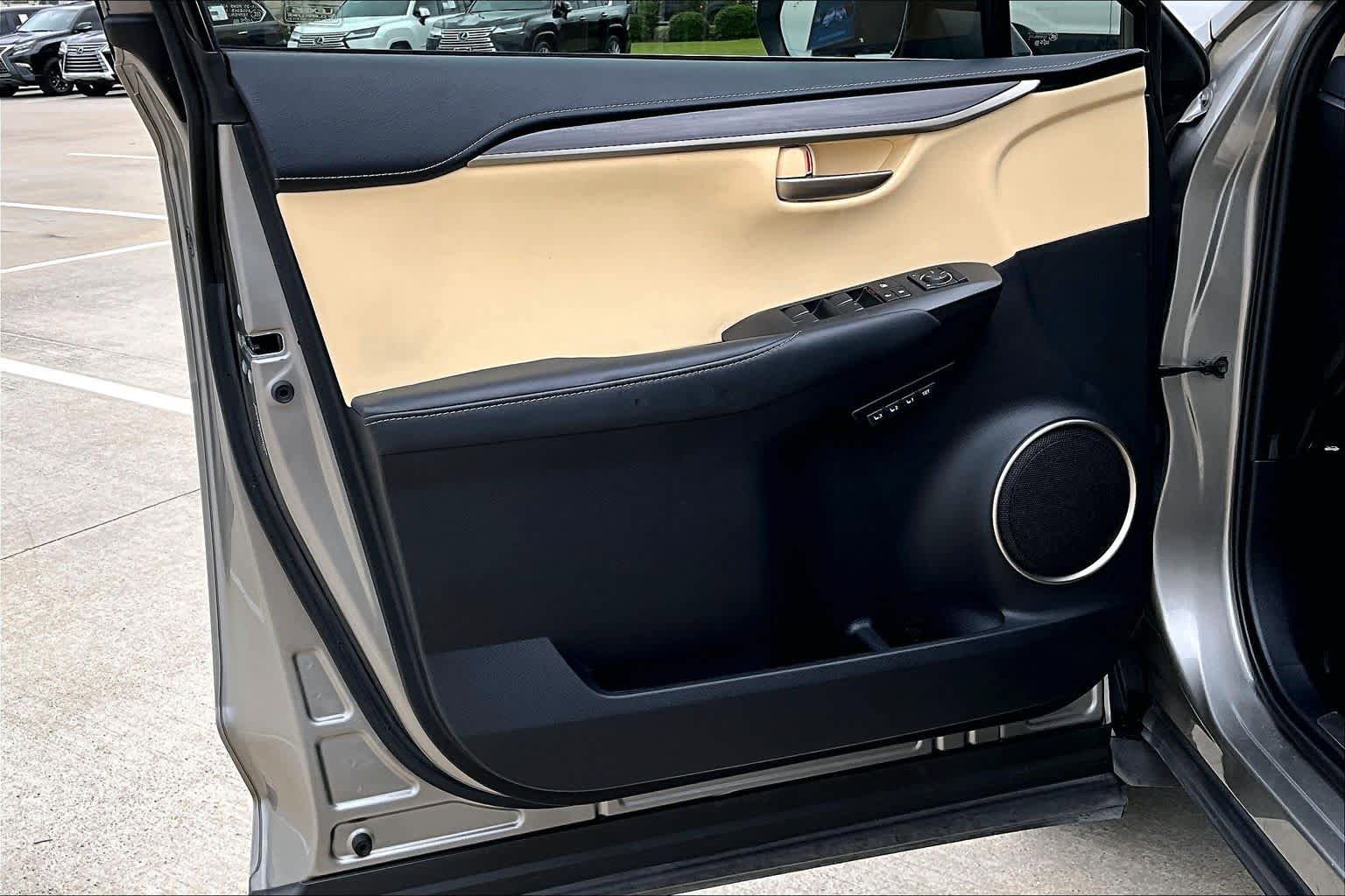 Used 2015 Lexus NX 300h FWD w/ Luxury Package image 22