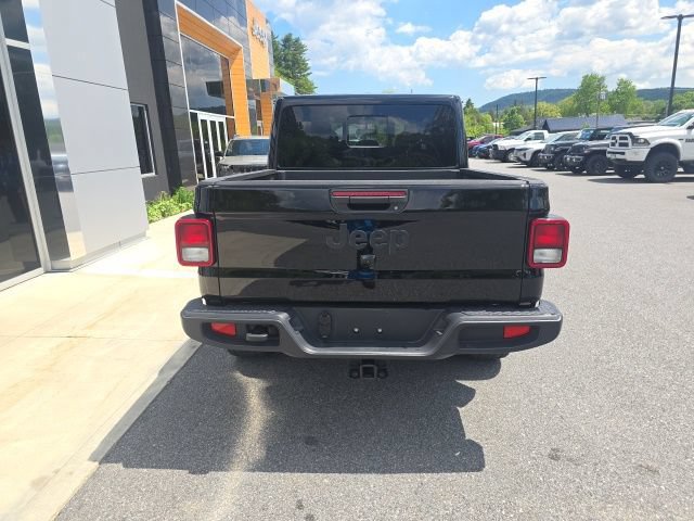 Used 2025 Jeep Gladiator Sport AWD/4WD image 6