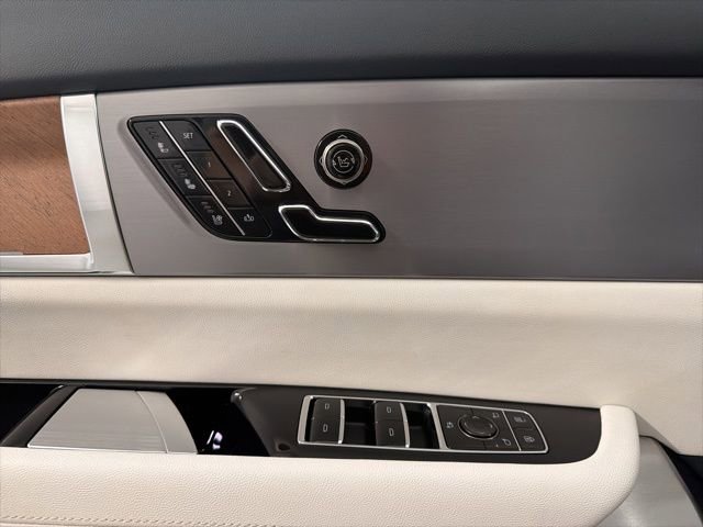 Certified 2026 Cadillac Vistiq Luxury image 15