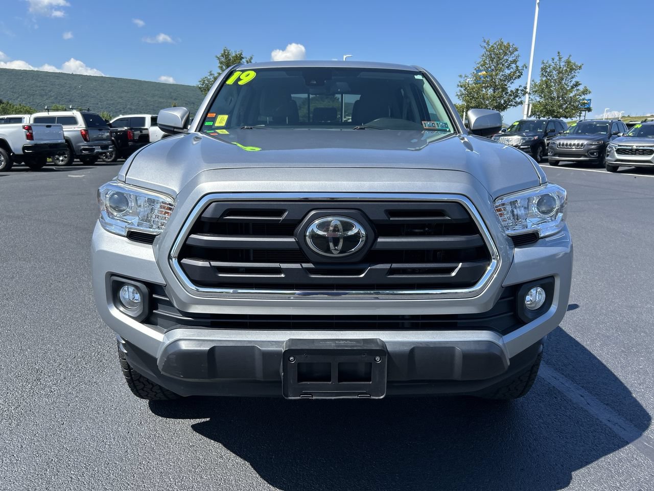Used 2019 Toyota Tacoma SR5 AWD/4WD image 14