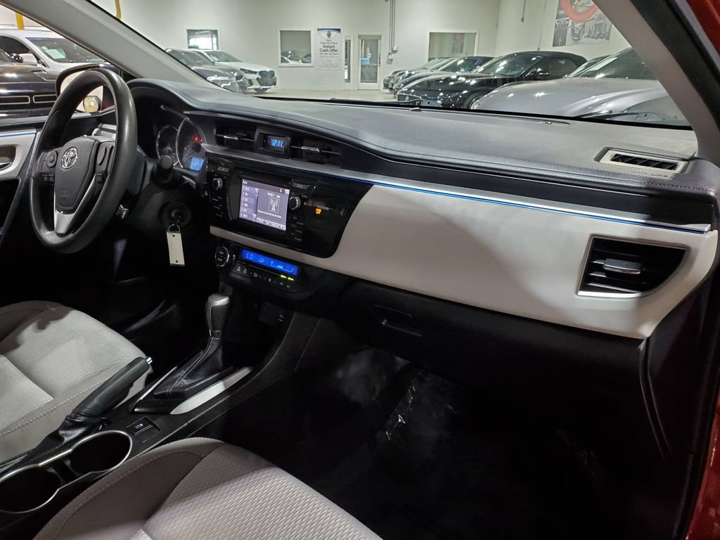 Used 2016 Toyota Corolla LE FWD image 14