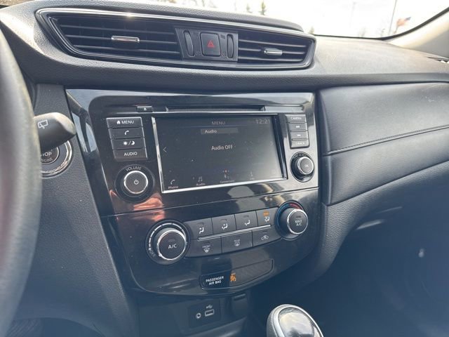 Used 2020 Nissan Rogue SV image 12