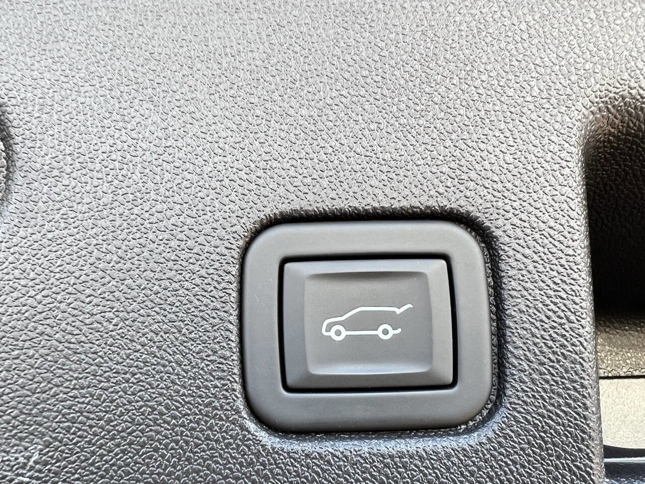 Used 2024 Chevrolet Equinox LT image 31