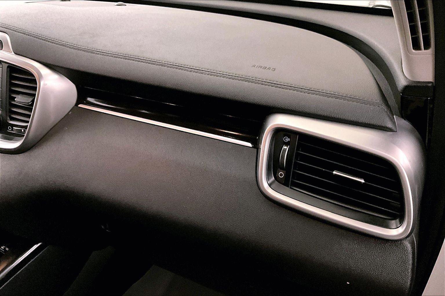 Used 2020 Kia Sorento AWD V6 image 16