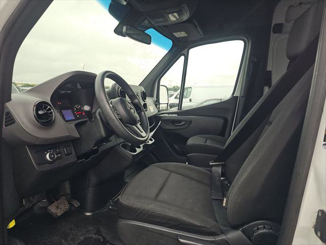 Used 2022 Mercedes-Benz Sprinter 2500 image 13