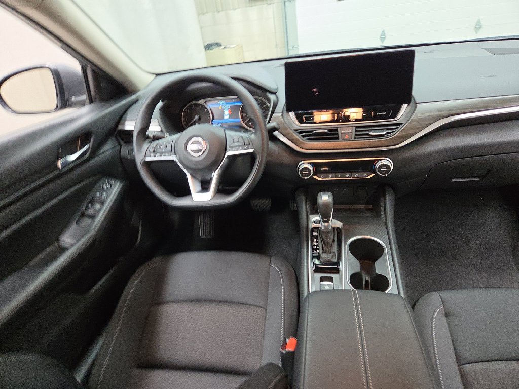 Used 2025 Nissan Altima 2.5 SV w/ SV Special Edition Package AWD/4WD image 12