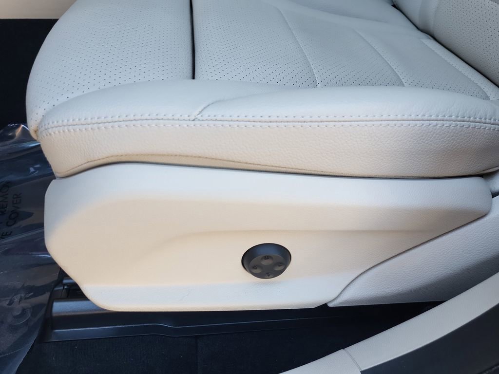 Used 2019 Mercedes-Benz GLC 300 4MATIC image 23