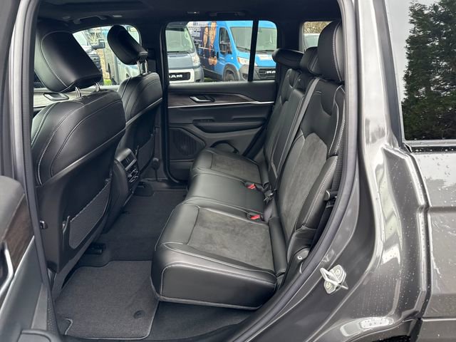 New 2026 Jeep Grand Cherokee Altitude image 13