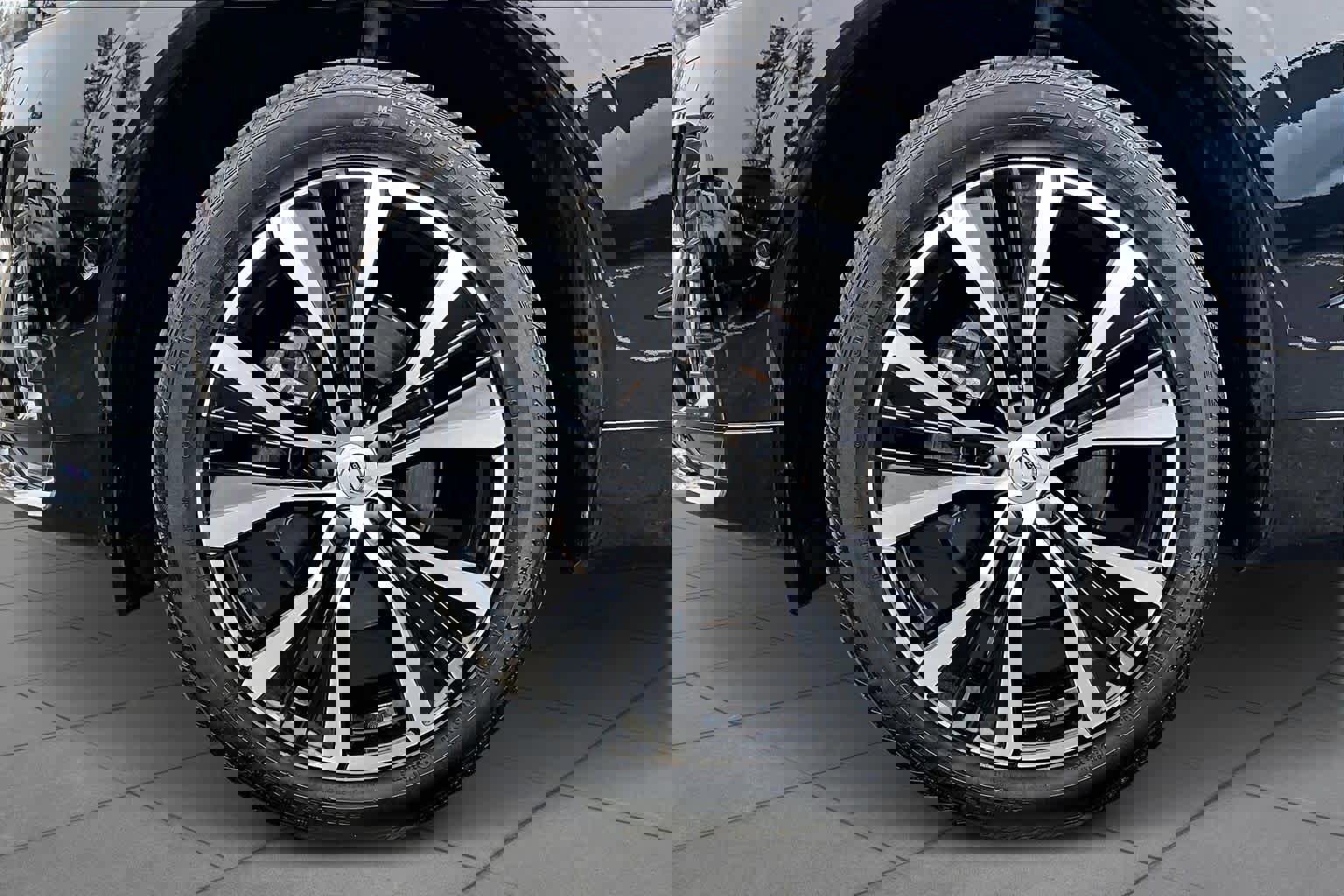 Certified 2024 Volvo XC60 B5 Plus w/ Climate Package image 11