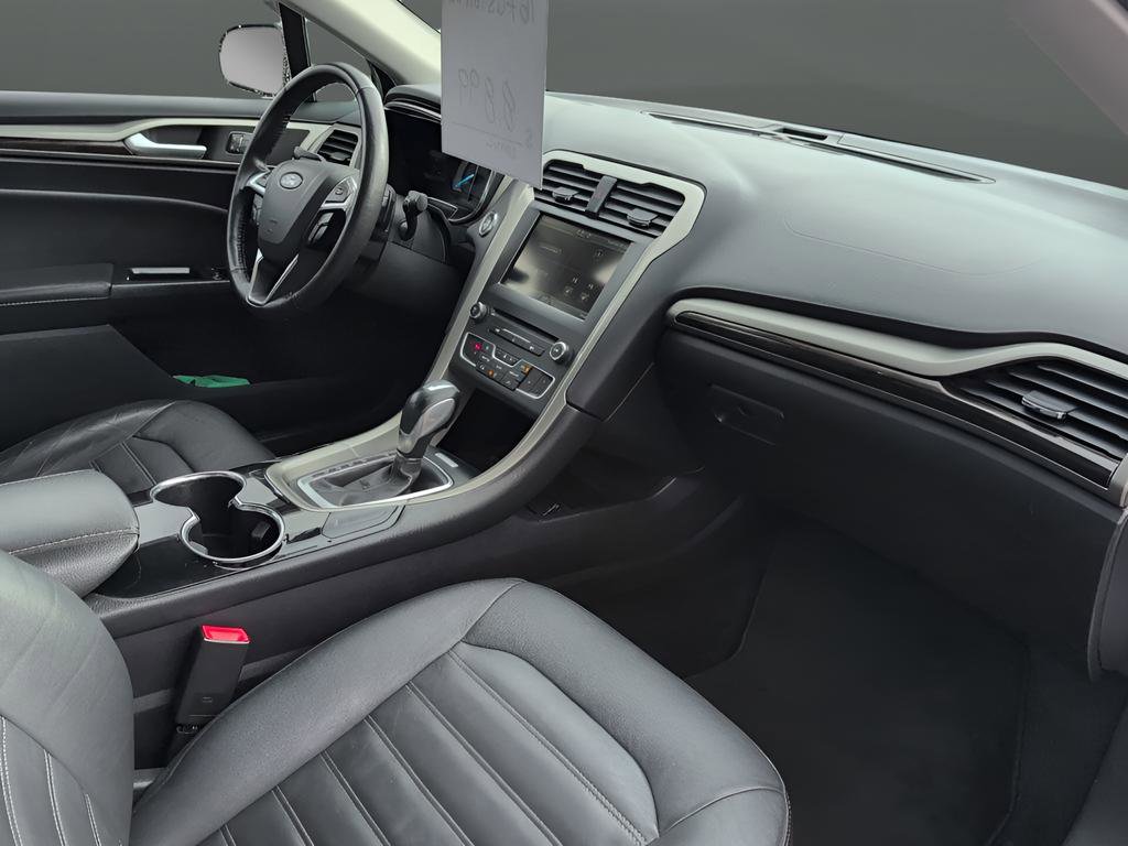 Used 2016 Ford Fusion SE w/ Equipment Group 202A image 24