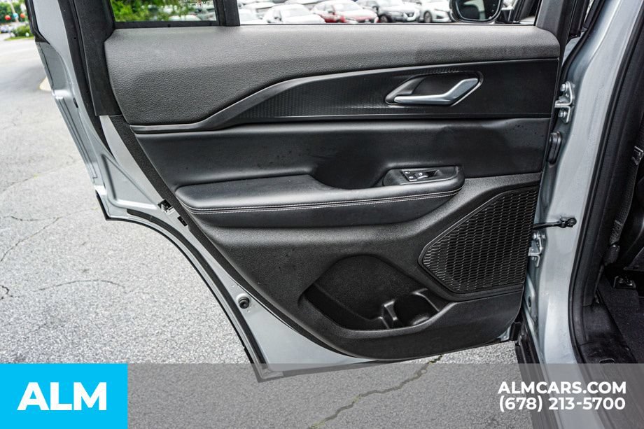 Used 2025 Jeep Grand Cherokee Altitude AWD/4WD image 49