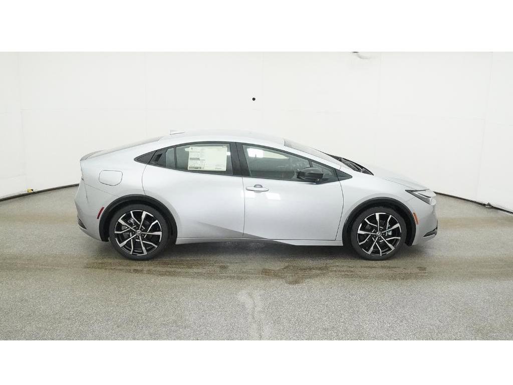New 2025 Toyota Prius Plug-In Hybrid FWD image 11