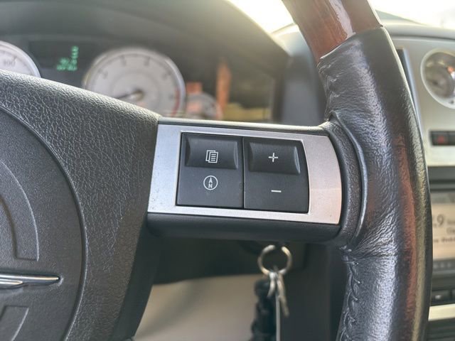 Used 2007 Chrysler 300 C w/ Protection Group II image 24