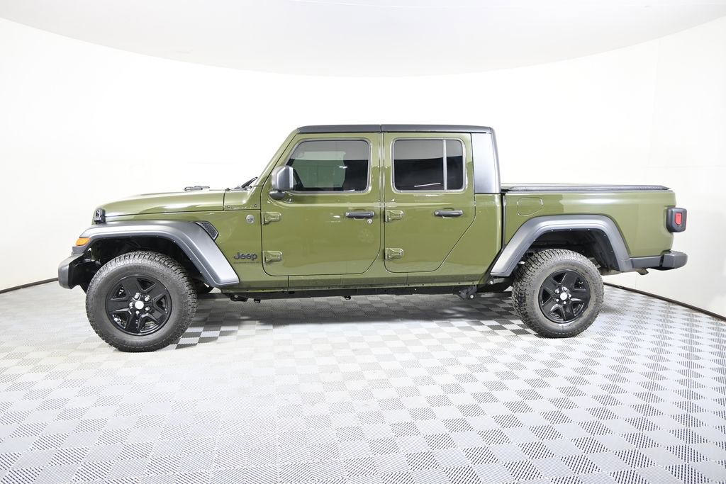 Used 2023 Jeep Gladiator Sport image 2