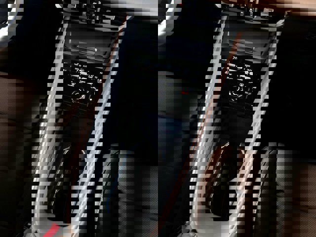 New 2026 Porsche Macan 4 Electric image 16