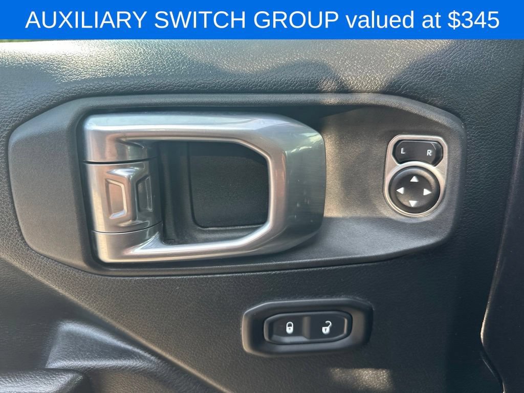 Used 2021 Jeep Gladiator Rubicon w/ Dual Top Group AWD/4WD image 17