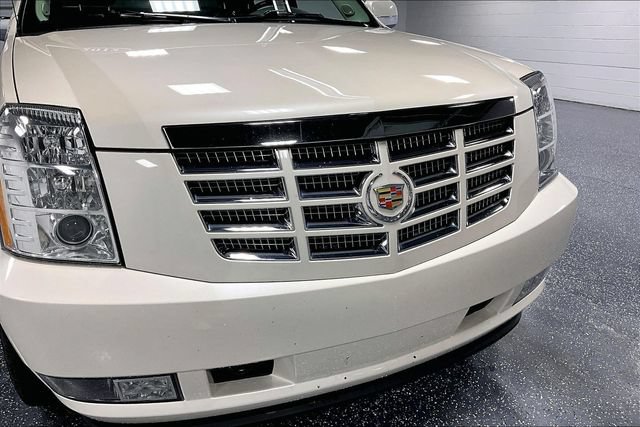 Used 2013 Cadillac Escalade EXT Premium AWD/4WD image 30