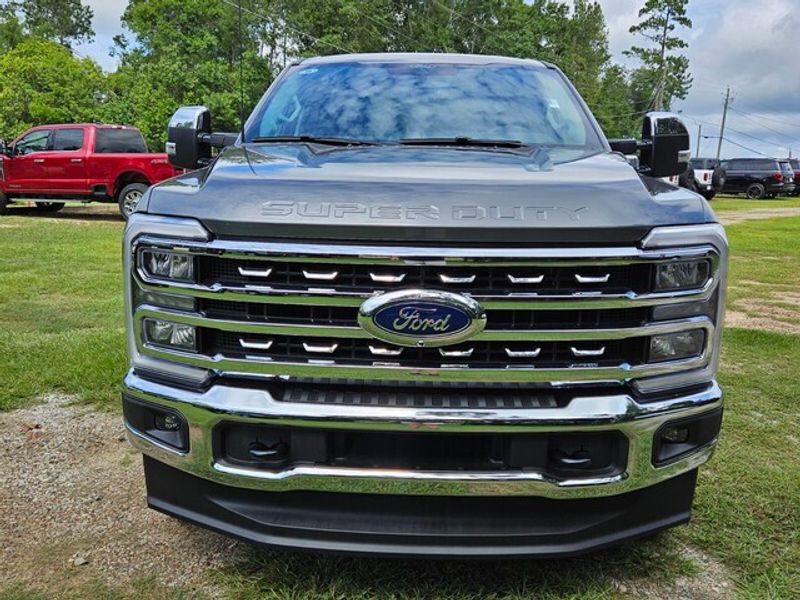 New 2025 Ford F250 Lariat w/ Chrome Package video 2