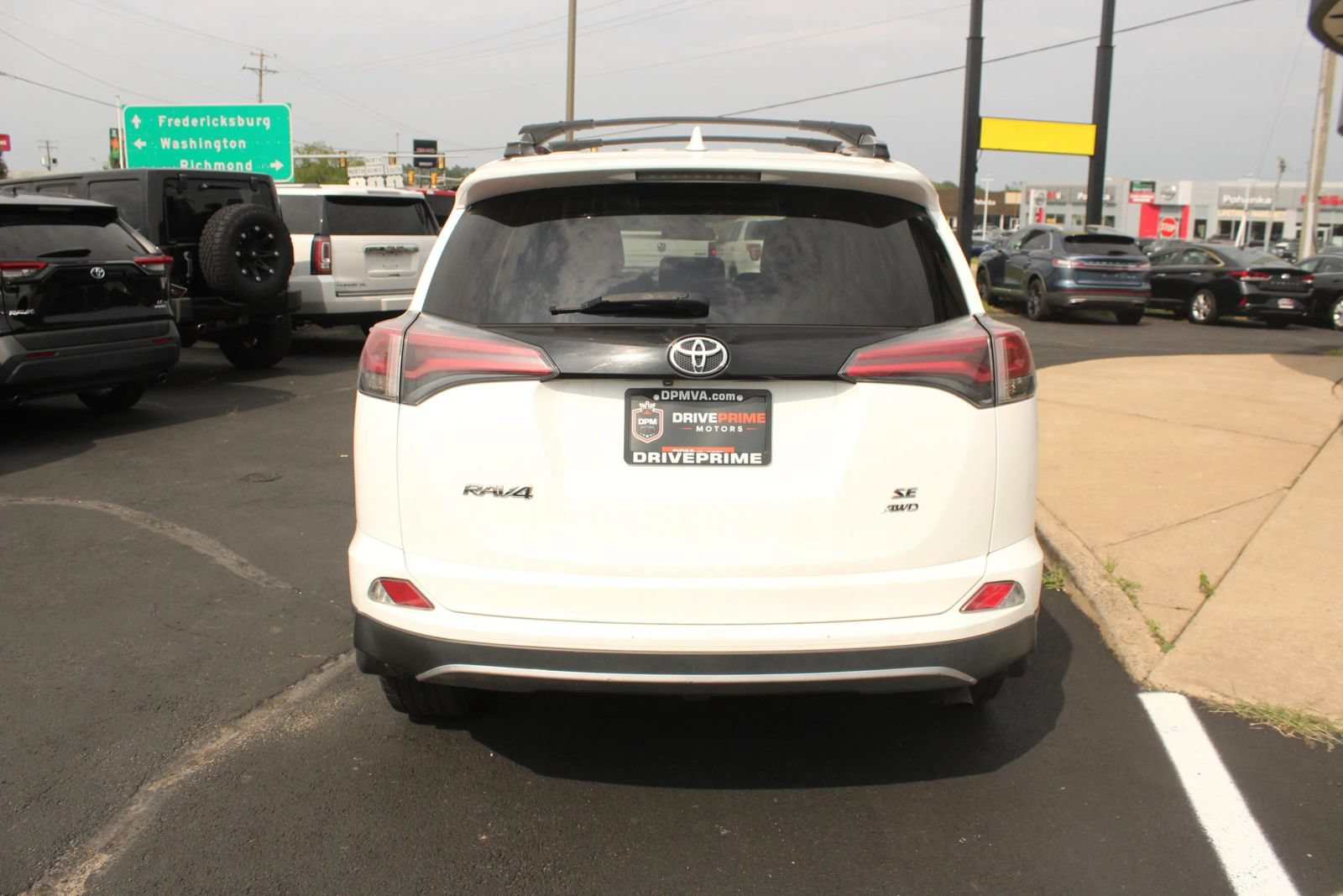 Used 2014 Toyota RAV4 XLE AWD/4WD image 6