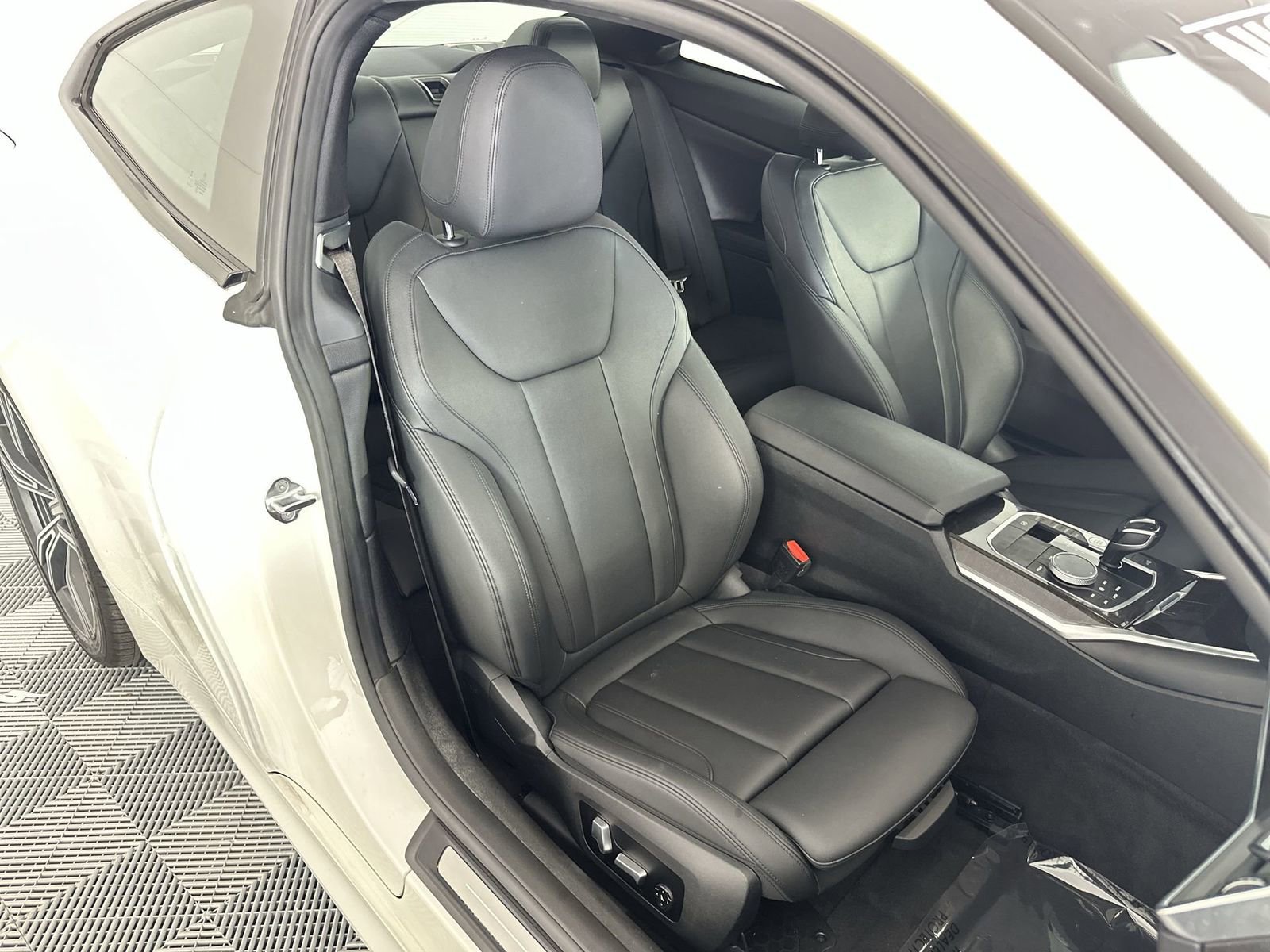 Used 2021 BMW 430i Coupe w/ Convenience Package RWD image 27