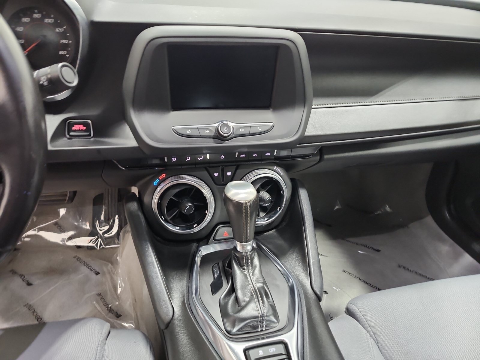 Used 2020 Chevrolet Camaro LT RWD image 11