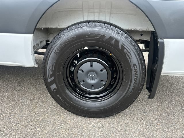Used 2025 Mercedes-Benz Sprinter 2500 image 21