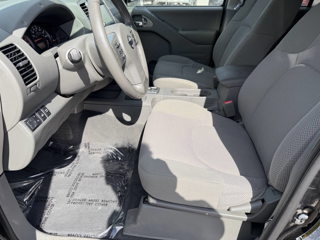 Used 2019 Nissan Frontier SV w/ Value Truck Package AWD/4WD image 14