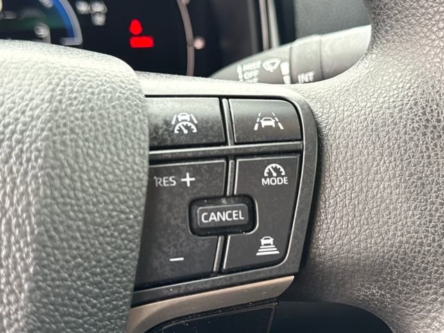 Used 2025 Toyota Camry LE FWD image 29