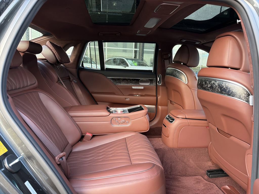 Used 2024 Genesis G90 3.5T image 16