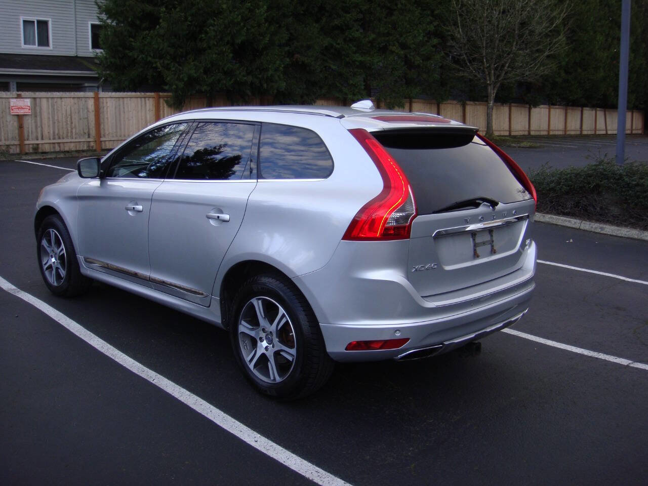 Used 2015 Volvo XC60 T6 AWD/4WD image 9