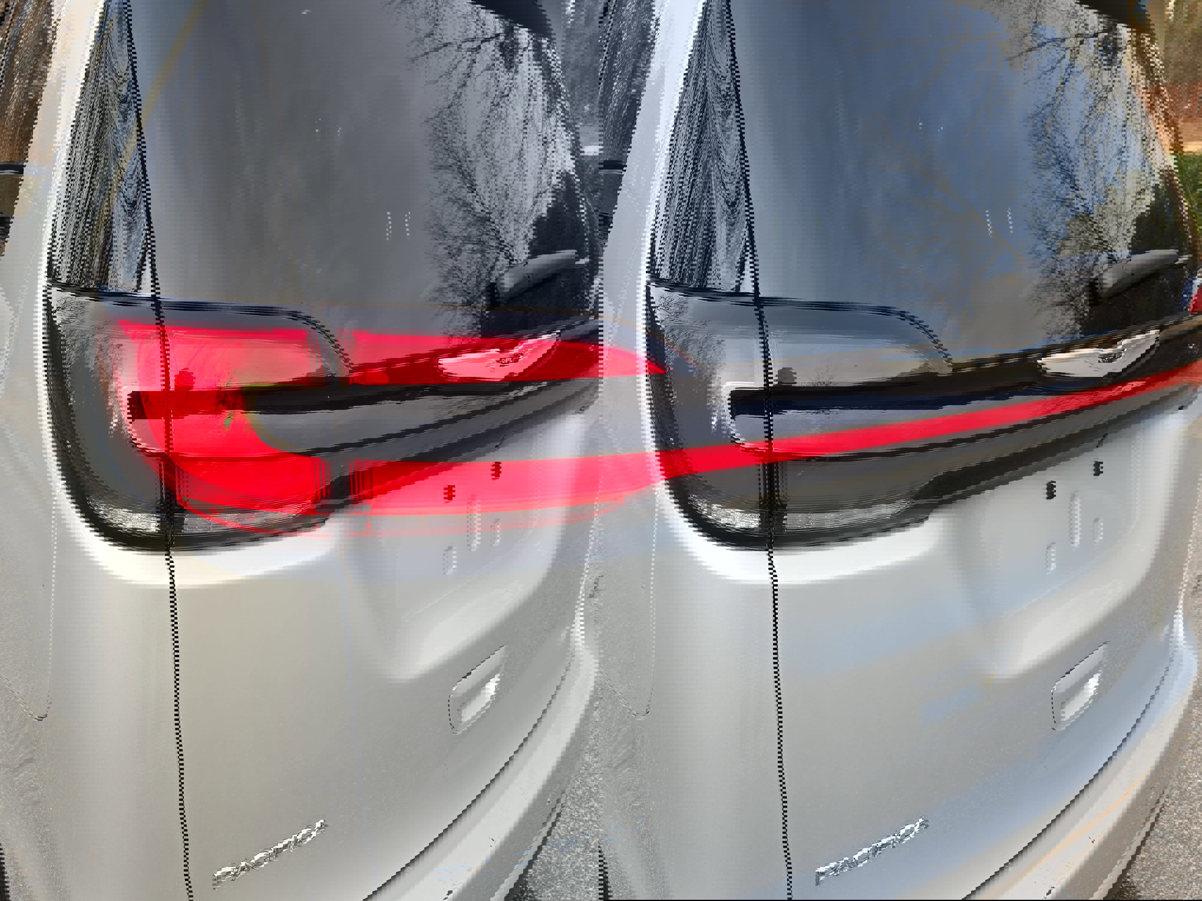 Used 2024 Chrysler Pacifica Touring-L image 32