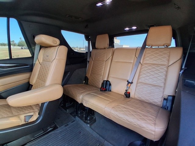 Used 2021 Cadillac Escalade Premium Luxury w/ LPO, Illumination Package image 19