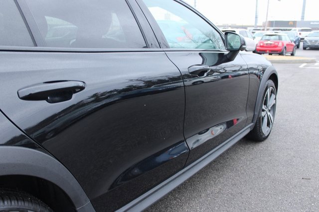 Used 2025 Volvo V60 B5 Cross Country Plus image 49