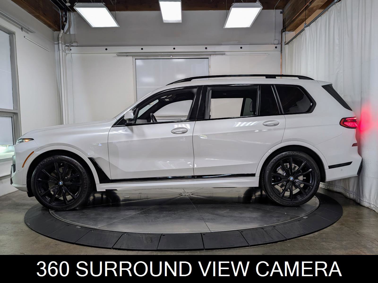 Used 2023 BMW X7 xDrive40i w/ M Sport Package image 5