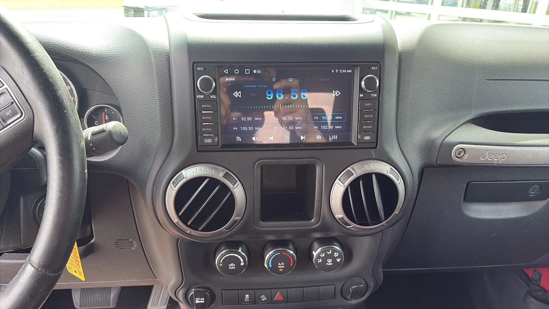 Used 2014 Jeep Wrangler Sport w/ Connectivity Group AWD/4WD image 18