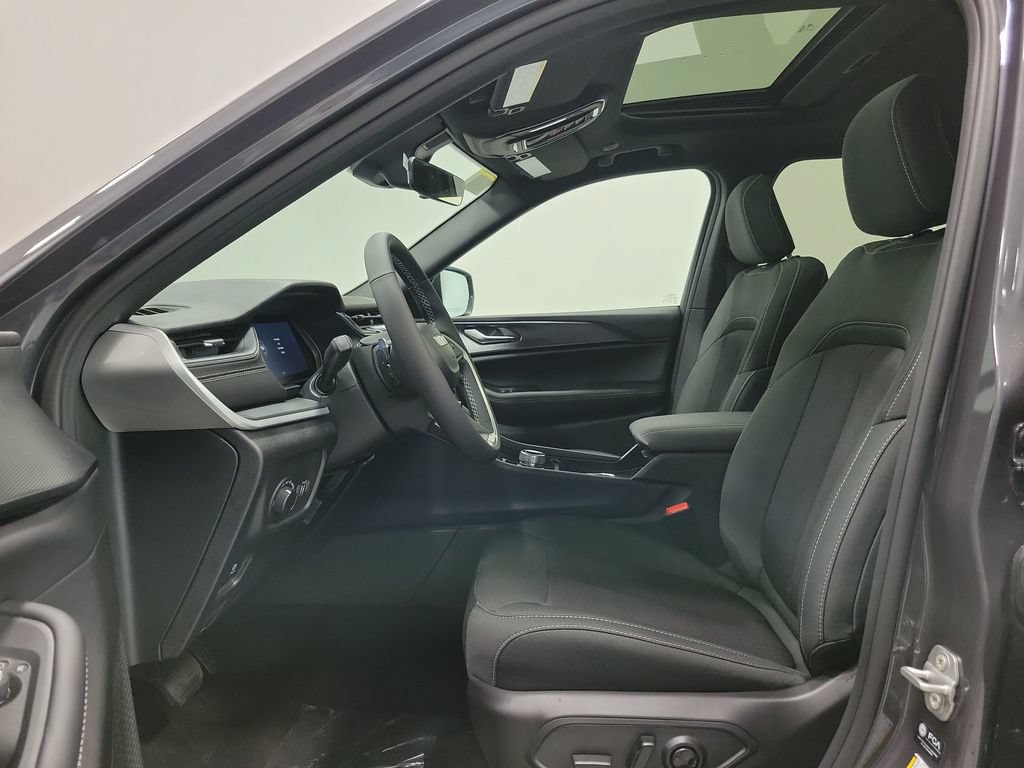 New 2026 Jeep Grand Cherokee Laredo X AWD/4WD image 10