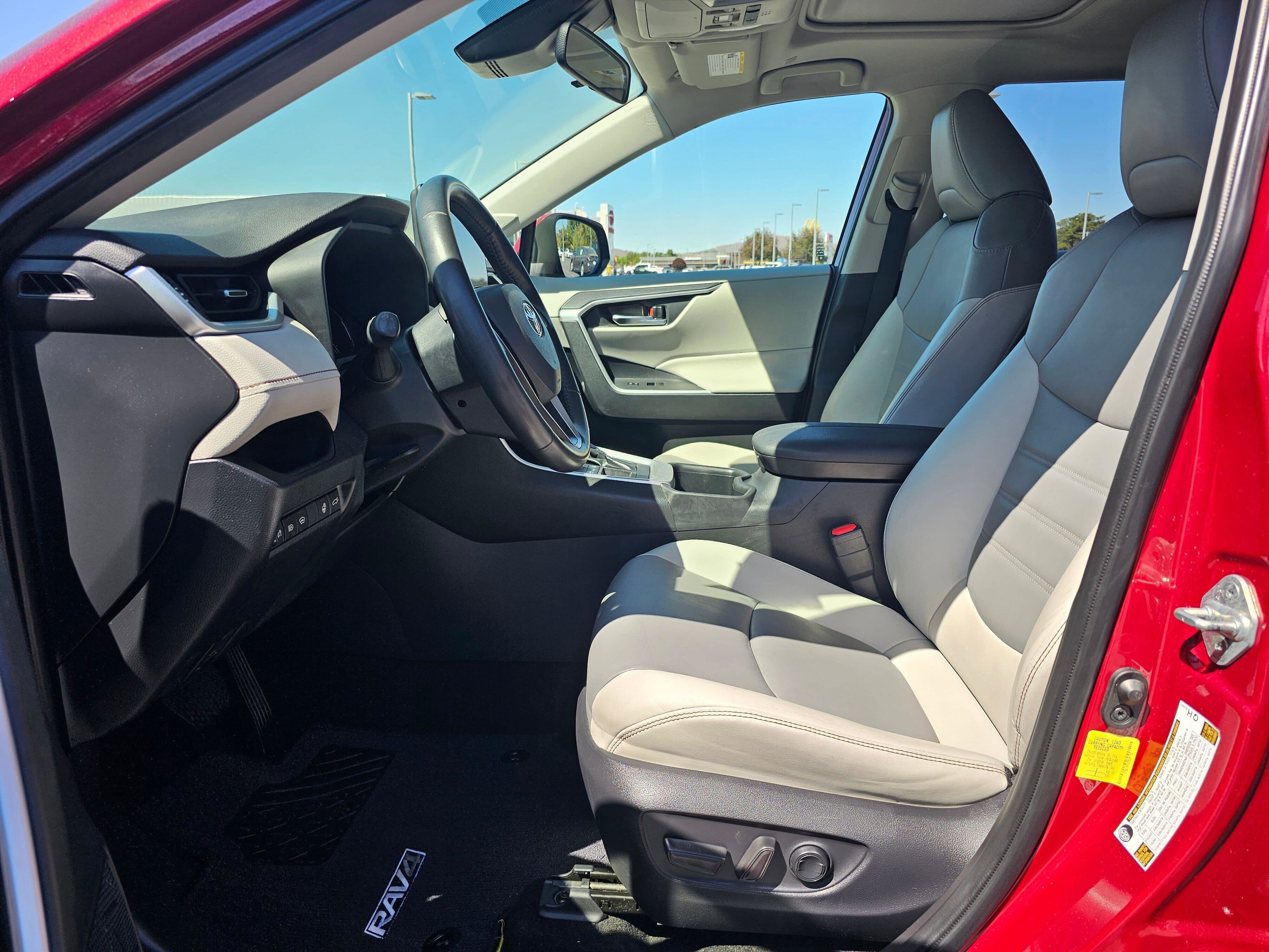 Used 2023 Toyota RAV4 XLE Premium AWD/4WD image 19