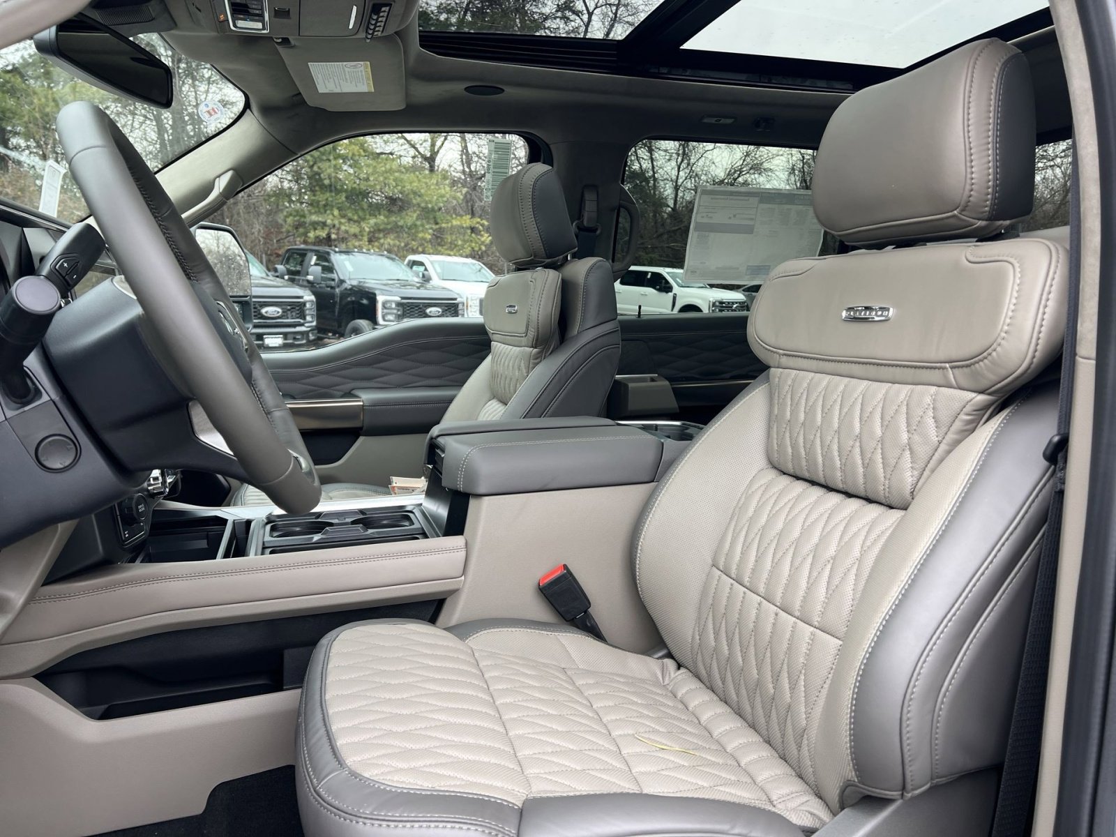 New 2026 Ford F250 Platinum w/ Platinum Plus Package image 13