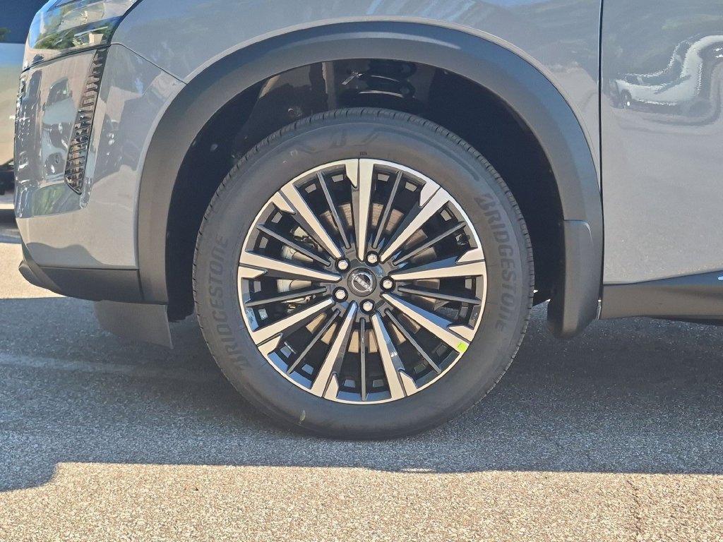 New 2026 Nissan Pathfinder Platinum AWD/4WD image 13