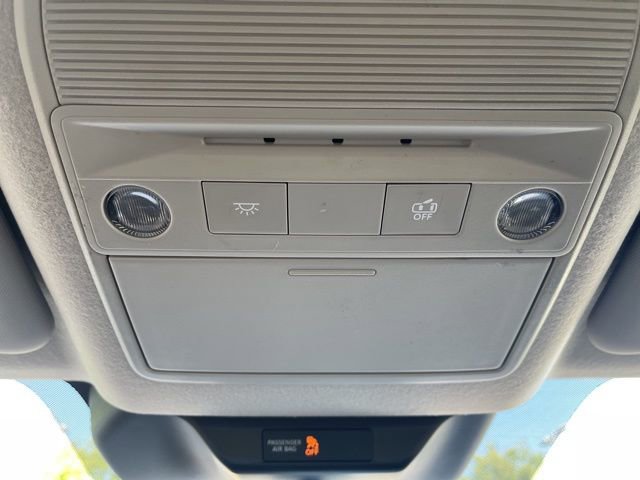 New 2025 Nissan Kicks SR image 19