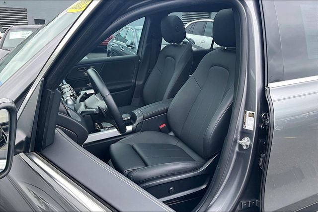 Certified 2023 Mercedes-Benz GLB 250 4MATIC w/ Premium Package image 6