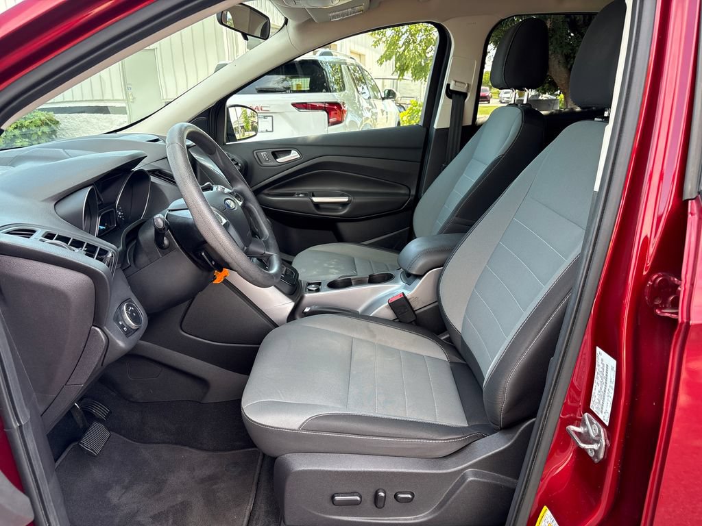 Used 2016 Ford Escape SE w/ Equipment Group 201A AWD/4WD image 13