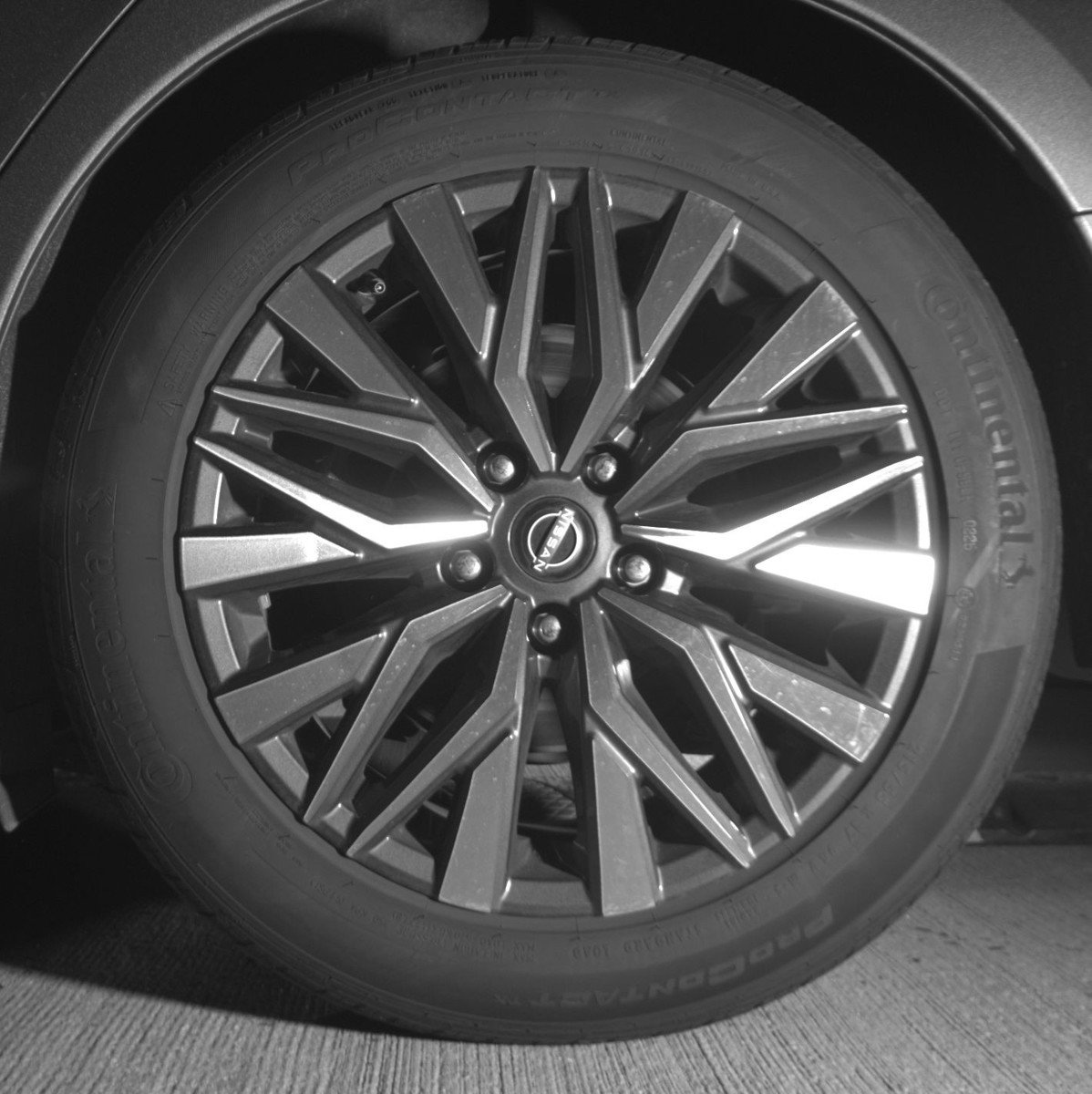 Used 2025 Nissan Altima 2.5 SV FWD image 14